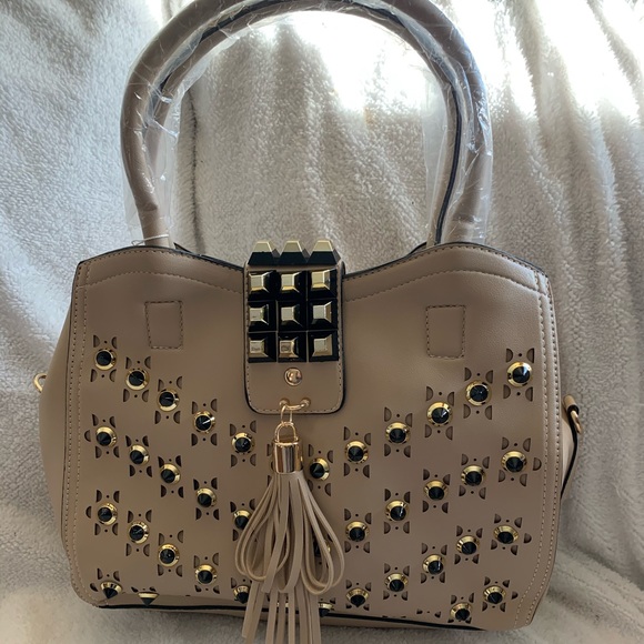 Cream colored purse set - Picture 1 of 6